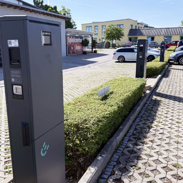 Ladesäule an Ladestation für Elektrofahrzeuge bei Keramocharge in Kaufering